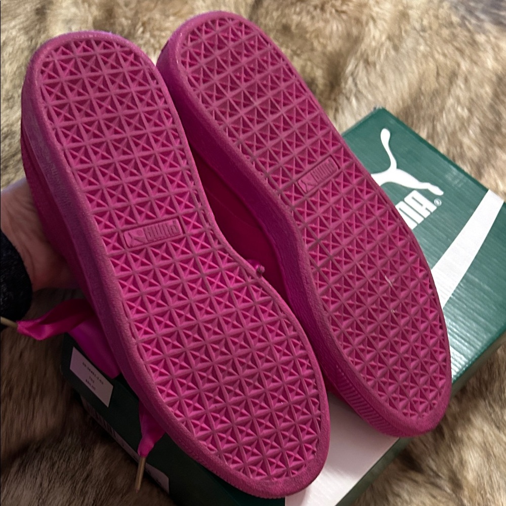Women's Puma pink shoes - Picture 6 of 11